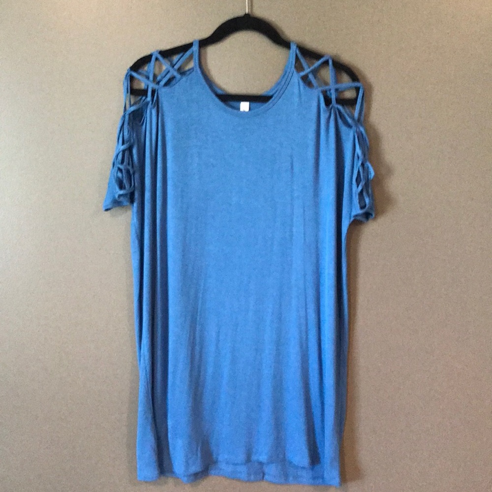 Zenana Outfitters Blue Tunic with Open Arm Design